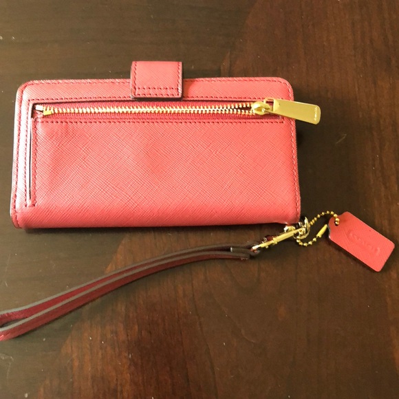 Coach wristlet - Picture 2 of 4